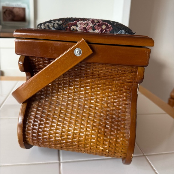 Vintage Sewing Basket Woven Wicker Upholstered Floral Velvet Wooden Elegant - Picture 8 of 15